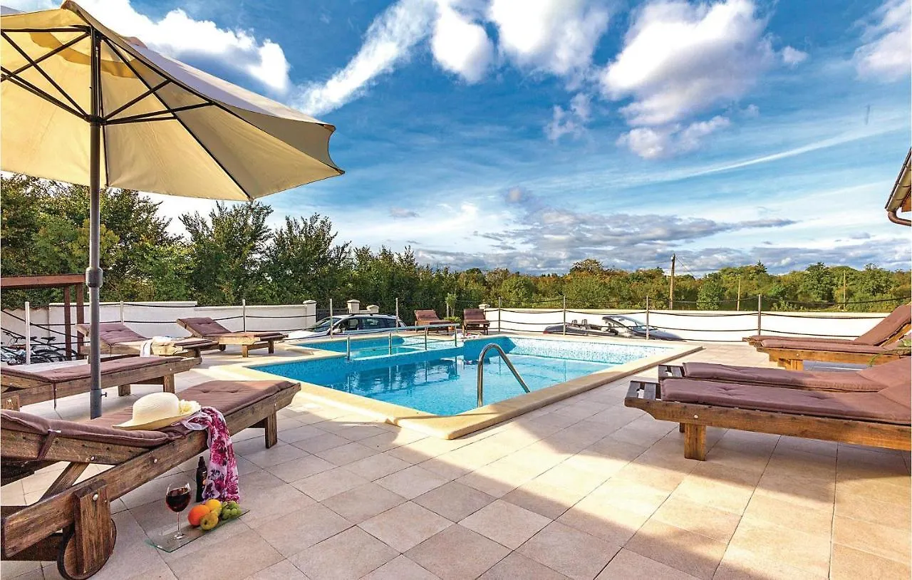 Beautiful Home In Marcana With Kitchen בית נופש